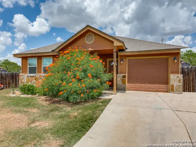 529 Indian Crossing, Jourdanton, TX 78026 - Image #1