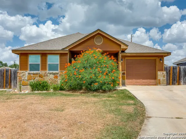 529 Indian Crossing, Jourdanton, TX 78026 - Image #2