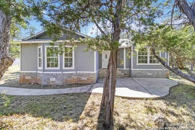 1260 Comanche, Bandera, TX 78003 - Image #2