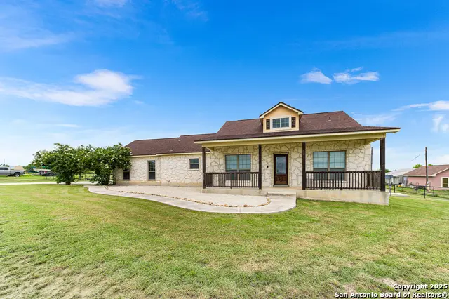911 County Road 367, Hondo, TX 78861 - Image #1