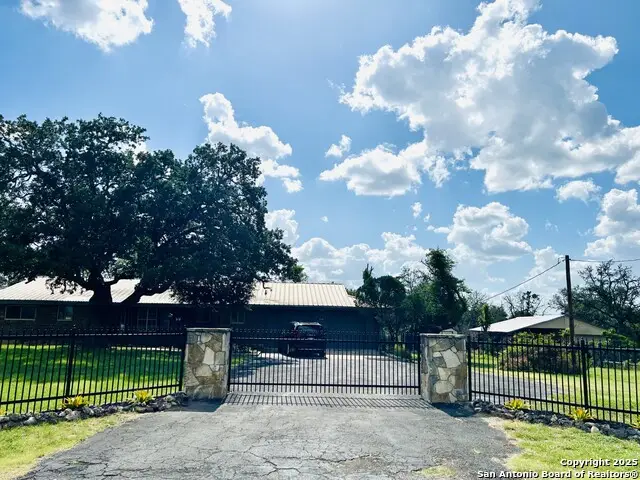 13024 Ranch Road 783, Kerrville, TX 78028 - Image #1