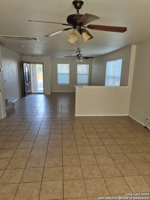 9406 Wolf Pt, San Antonio, TX 78251 - Image #2