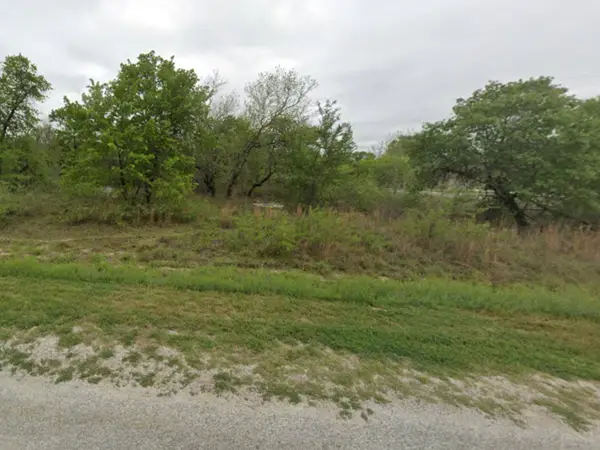 139 Red Fox, Poteet, TX 78065