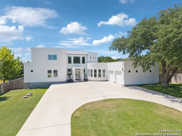 910 Silent Hollow, San Antonio, TX 78260