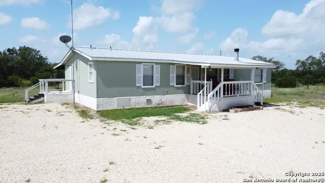 233 County Road 340, Hondo, TX 78861 - Image #2