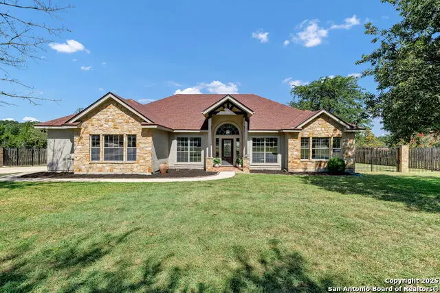 913 Long Mdw, Spring Branch, TX 78070 - #1