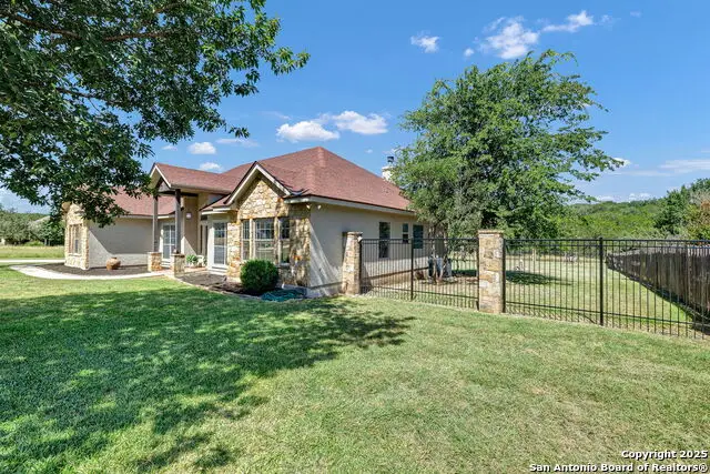 913 Long Mdw, Spring Branch, TX 78070 - #3