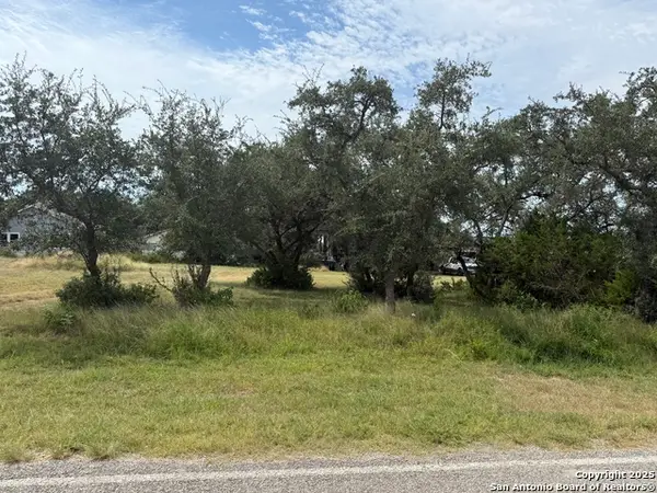 1831 Canyon Edge, Canyon Lake, TX 78133