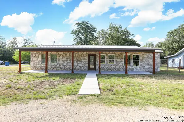 518 Pecan St, Bandera, TX 78003