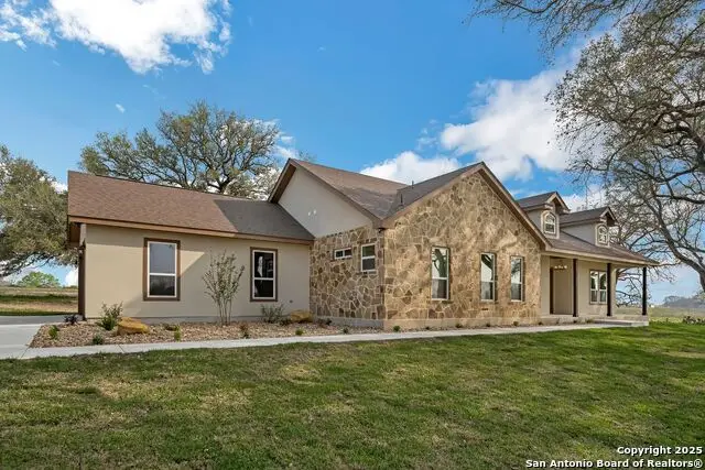 313 Firewheel, Floresville, TX 78114 - Image #2
