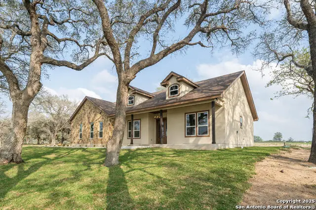 313 Firewheel, Floresville, TX 78114 - Image #3