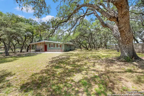 8715 Buckskin Dr., Boerne, TX 78006