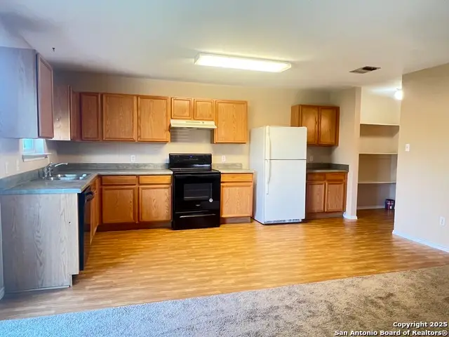 8163 Heights Valley, Converse, TX 78109 - Image #3