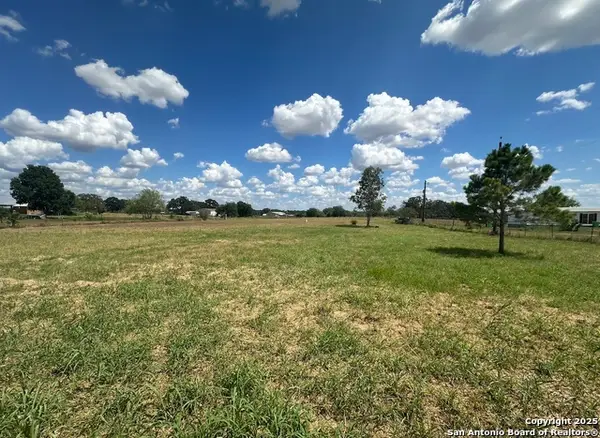 4440 Cr 334, Stockdale, TX 78160