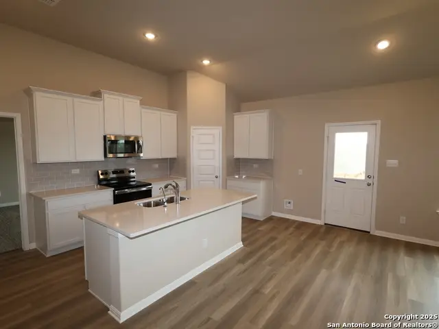 8740 Rucker Pond Trail, San Antonio, TX 78252 - Image #2