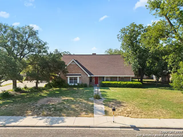 715 Studer, Uvalde, TX 78801 - Image #1