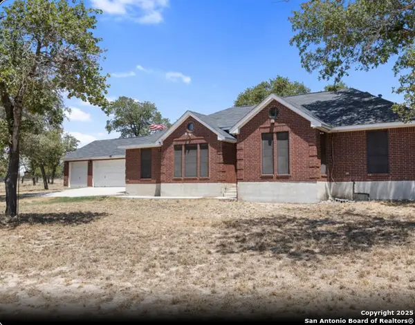 133 County Road 7724, Natalia, TX 78059