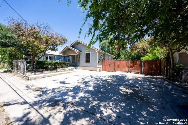 2611 Martin, San Antonio, TX 78207 - Image #1