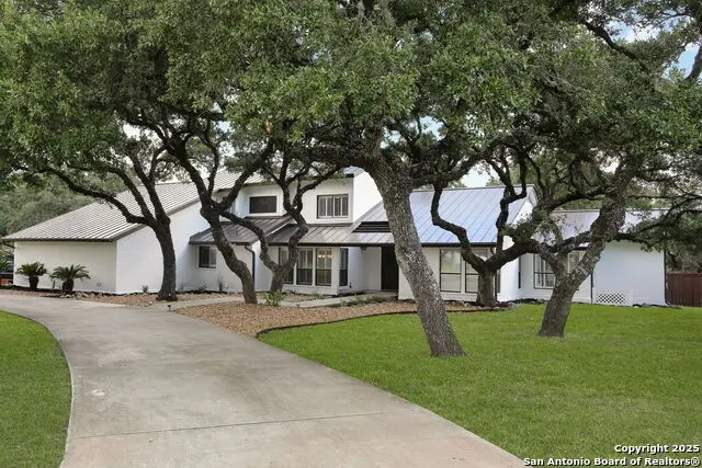 29266 Seabiscuit Dr, Fair Oaks Ranch, TX 78015 - Image #2