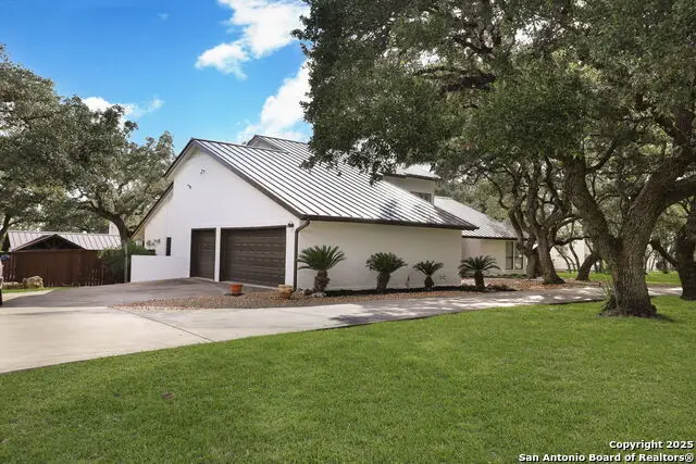 29266 Seabiscuit Dr, Fair Oaks Ranch, TX 78015 - Image #3