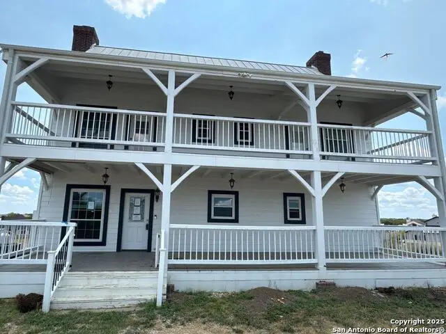 1485 Country Ln, Castroville, TX 78009 - Image #2