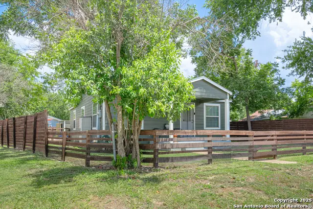 1698 W Bridge, New Braunfels, TX 78130 - Image #2