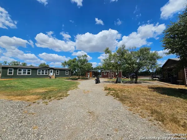 2438 Ralph Coughran, Pleasanton, TX 78064