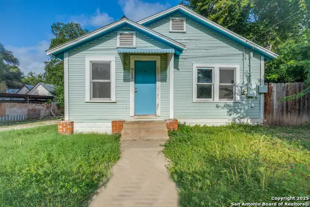712 S Austin, Seguin, TX 78155 - #1
