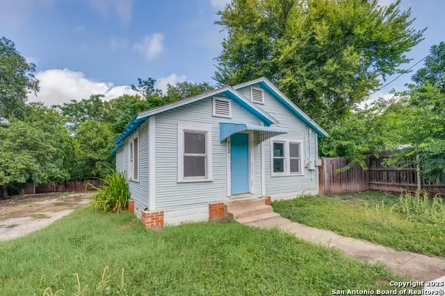 712 S Austin, Seguin, TX 78155 - #3