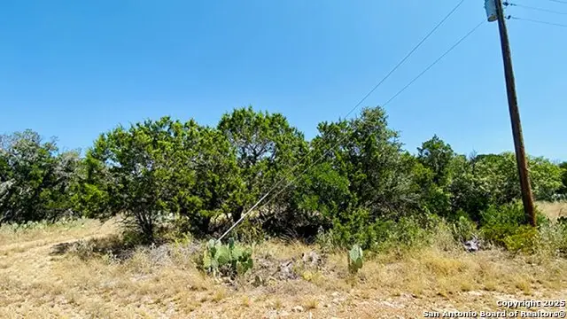 42ND St, Lakehills, TX 78063 - Image #2