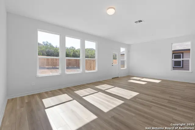 15414 Electra Cir, San Antonio, TX 78245 - Image #3