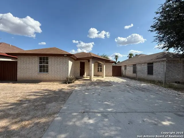 135 Murcia, Laredo, TX 78046 - Image #1