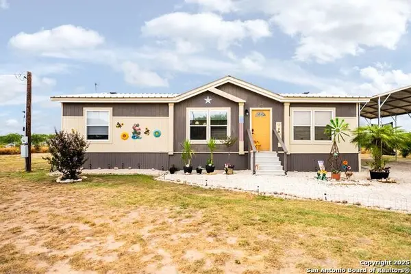 380 Martin Ave, Carrizo Springs, TX 78834