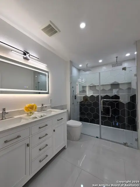 1514 W Lynwood Ave, San Antonio, TX 78201