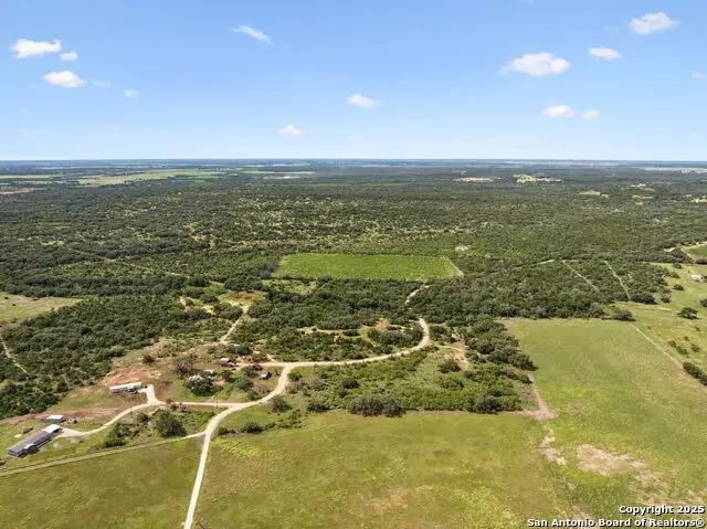 547 County Road 3401, Hondo, TX 78861 - Image #3