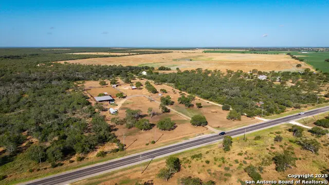 1143 State Highway 173, Bigfoot, TX 78005 - Image #2