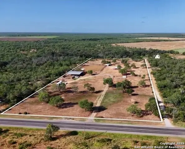 1143 State Highway 173, Bigfoot, TX 78005 - Image #3