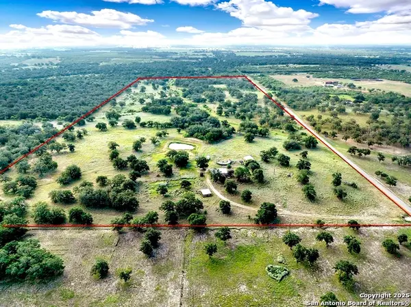 2802 County Road 434, Stockdale, TX 78160