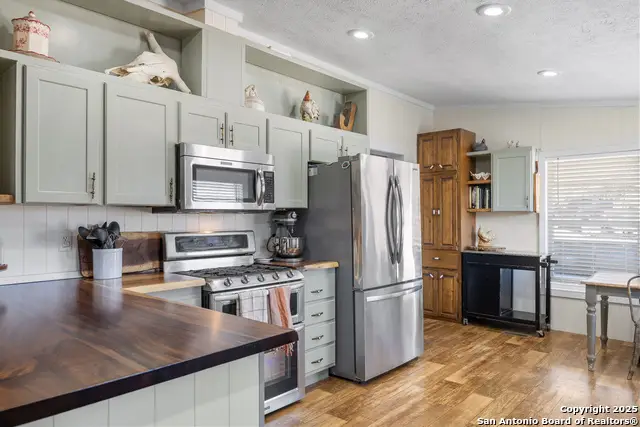 138 Spanish Oak Trail, Harper, TX 78631 - Image #2