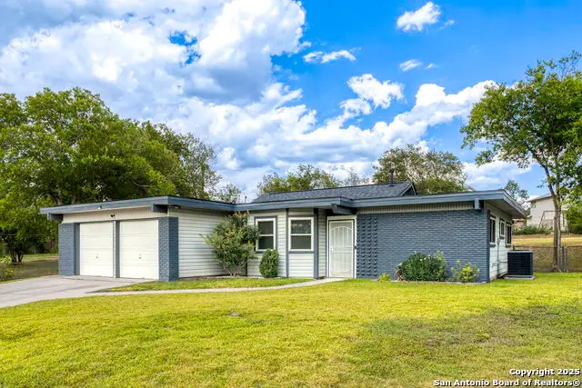 323 Cherrywood, Live Oak, TX 78233 - Image #1