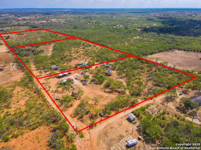 608 Country Breeze, Floresville, TX 78114 - Image #1