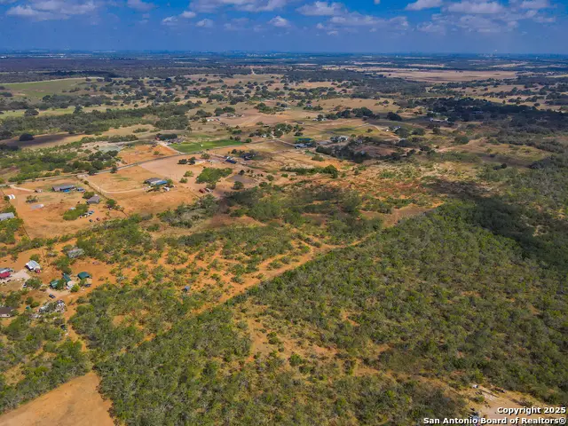 608 Country Breeze, Floresville, TX 78114 - Image #3
