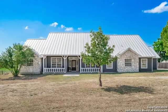 901 Kunde Rd, Seguin, TX 78155 - Image #1