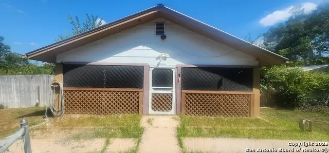 112 Morey, Gonzales, TX 78629 - Image #1