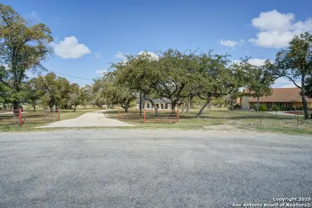 140 County Road 6871, Natalia, TX 78059 - Image #3