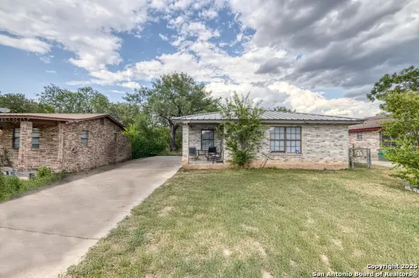 258 Prairie St, Uvalde, TX 78801