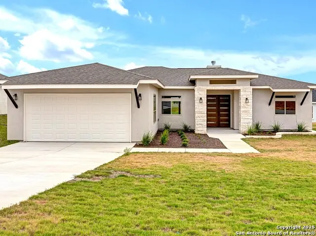 177 Pine Valley Dr, La Vernia, TX 78121 - Image #1