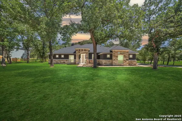 221 Cibolo Ridge Dr, La Vernia, TX 78121