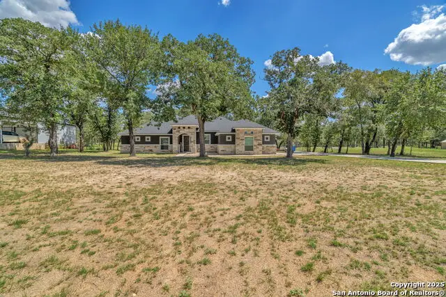 221 Cibolo Ridge Dr, La Vernia, TX 78121 - Image #3