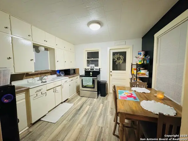 609 E Nopal, Uvalde, TX 78801 - Image #2